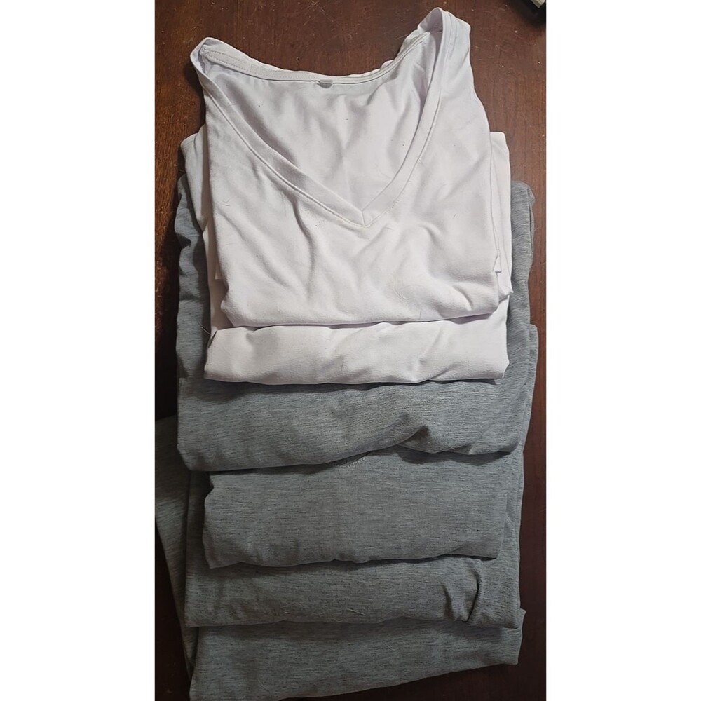 6 Women V neck Cricut T-Shirts Size 3XL - 2 White /2 Gray & Size 2XL (2 Gray)